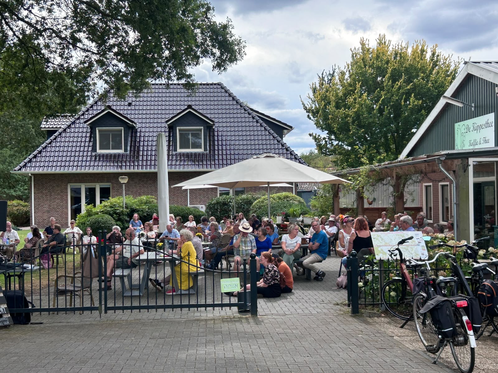 publiek Kippesthee